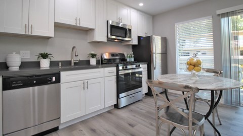 Floor plan for 1 bed, 1 bath, 600 sqft